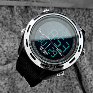 Reloj Diesel Gama Media Con M�ltiples Funciones: Fecha, Cron�metro, Alarma Y Luz; Pulso En Lona